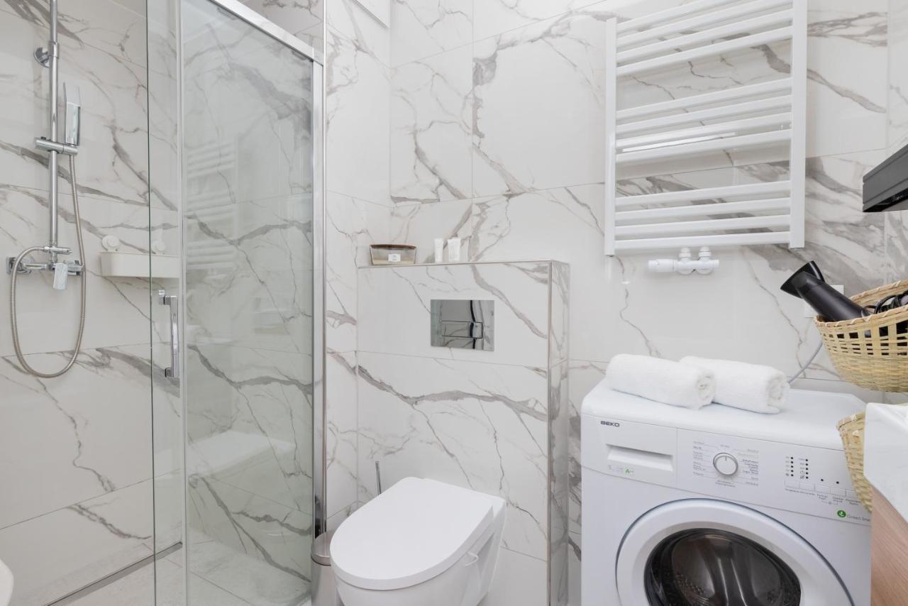 Tarasy Baltyku Apartments & Parking & Balcony By Noclegi Renters Gdansk Bagian luar foto