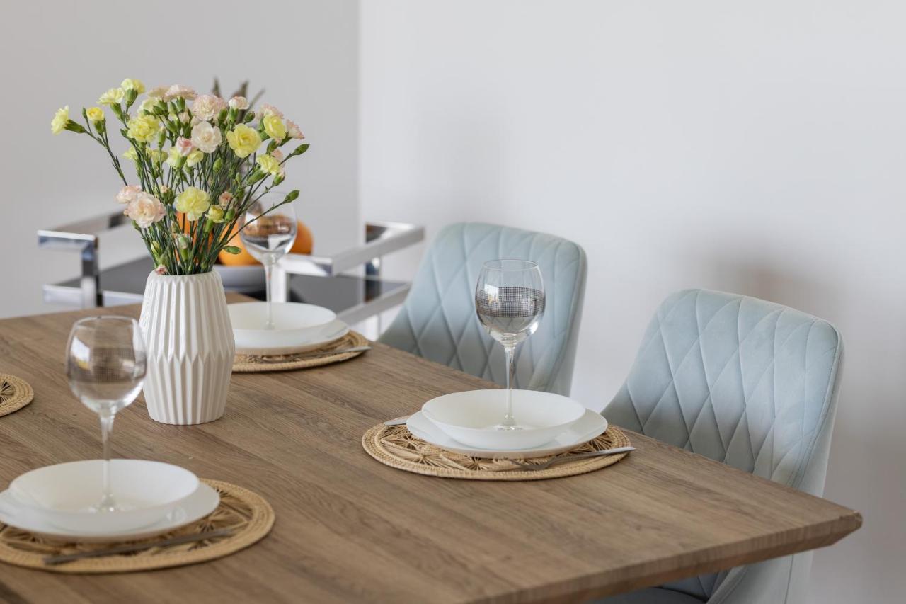 Tarasy Baltyku Apartments & Parking & Balcony By Noclegi Renters Gdansk Bagian luar foto