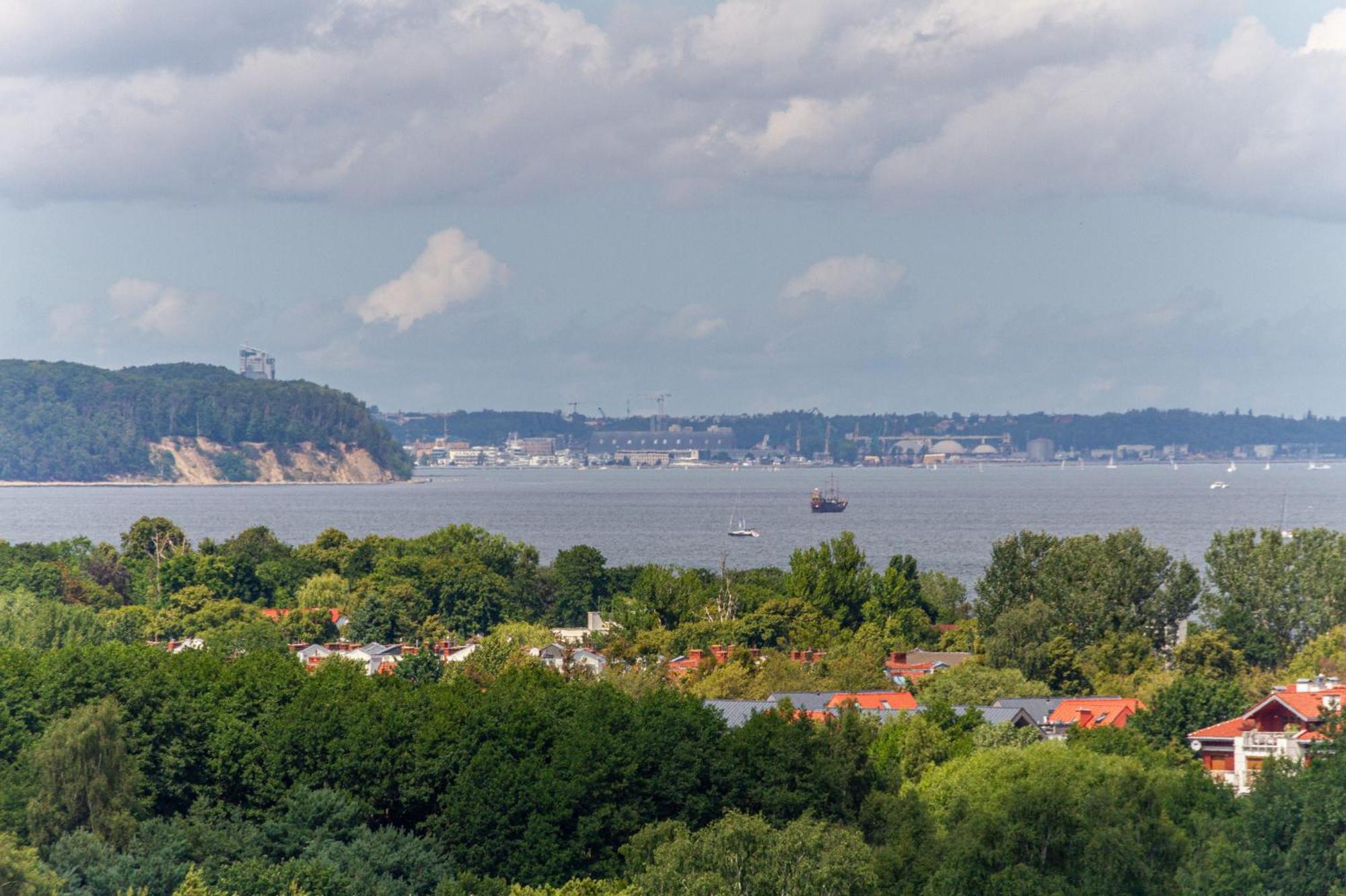 Tarasy Baltyku Apartments & Parking & Balcony By Noclegi Renters Gdansk Bagian luar foto